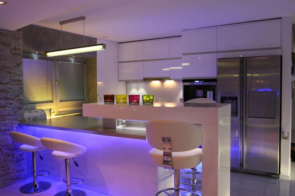 Nice Life - Luxury Apartment In The Old Town. Bratislava Exterior foto